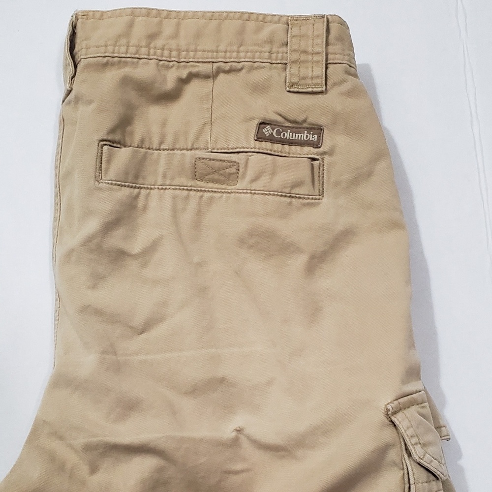 Men's Khaki Columbia cargo shorts - Picture 4 of 5